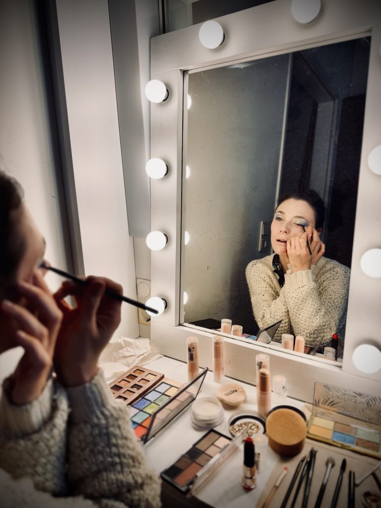 Elena Harsányi, Venus