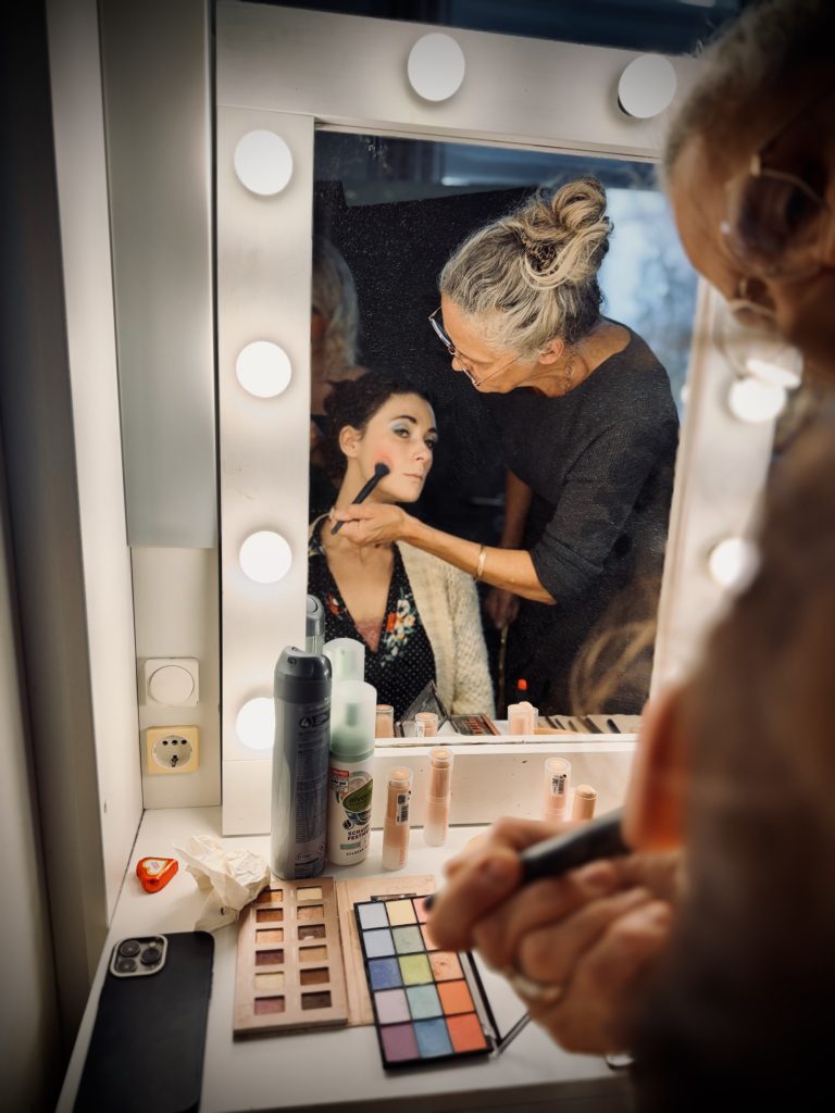 Elena Harsányi, Venus