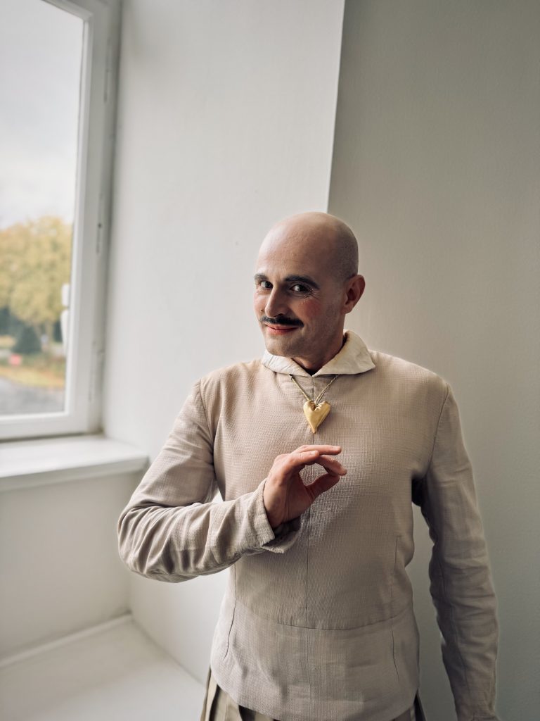 Nicholas Tamagna, Amor