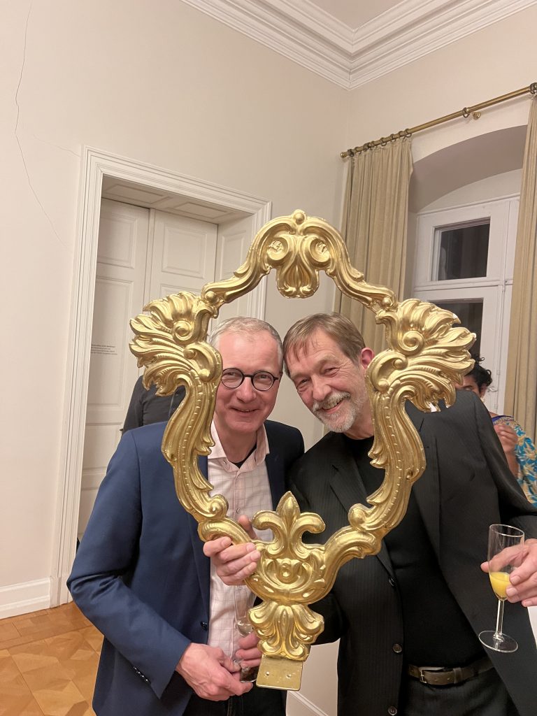 Pastor Tom O. Brok und Olaf Kreitsmann