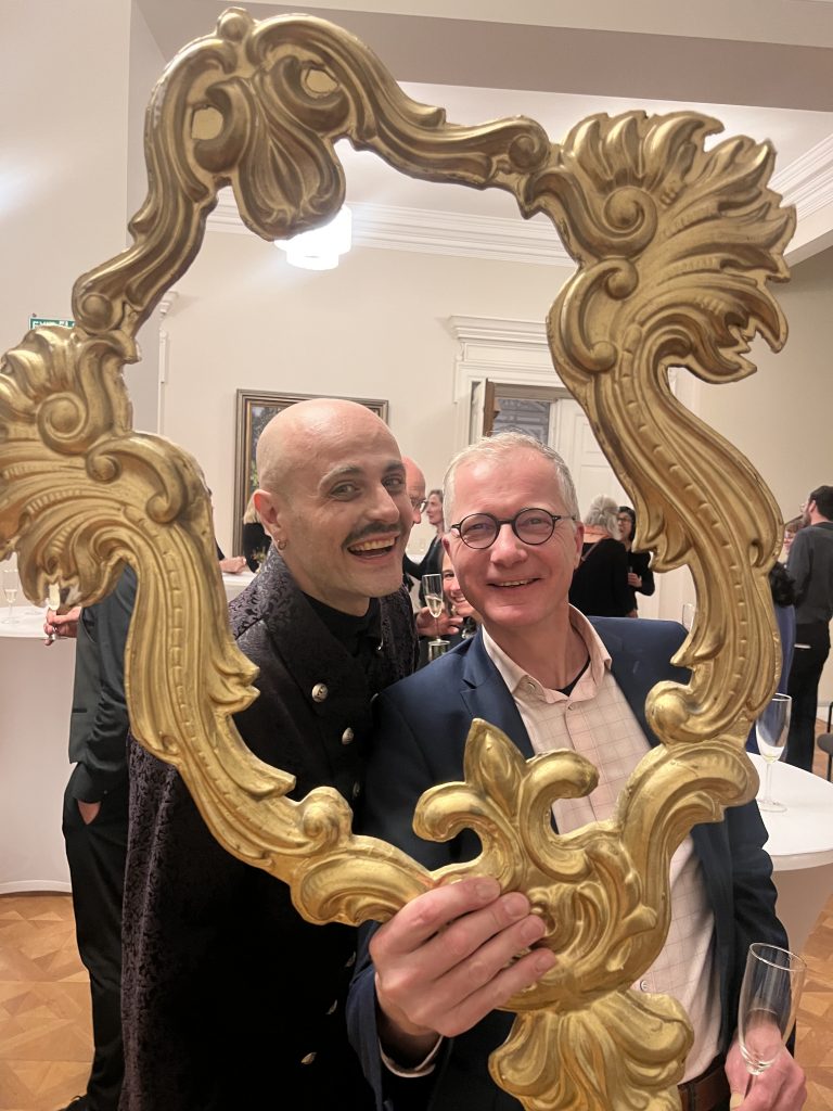 Nicholas Tamagna und Pastor Tom O. Brok